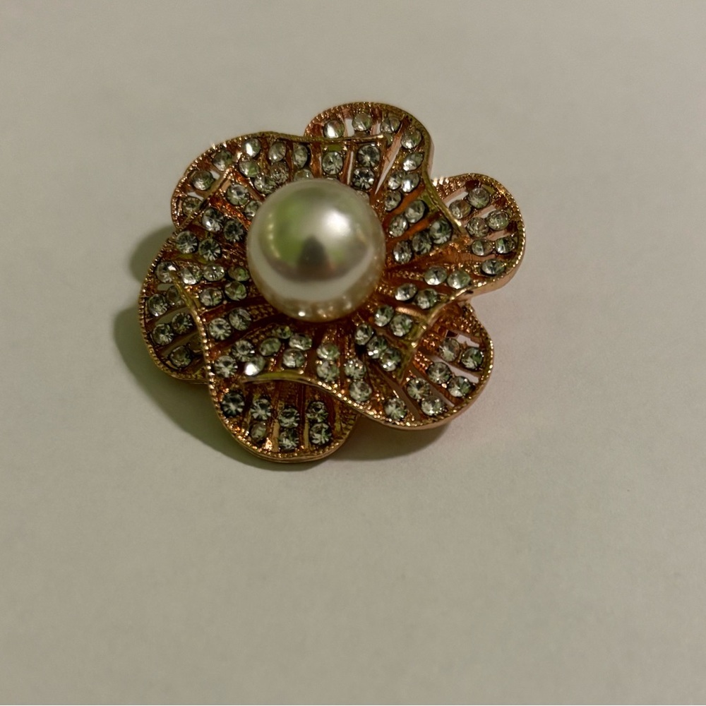 Elegant Pearl and Crystal Flower Brooch